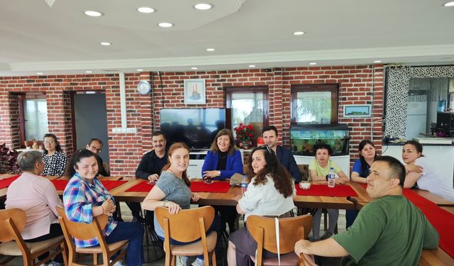 Reva Beray Özarslan, özel bireylerle bir araya geldi