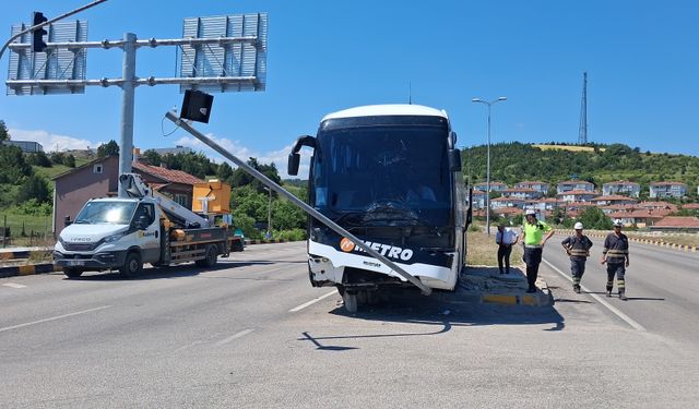 4 aracın karıştığı zincirleme trafik kazası