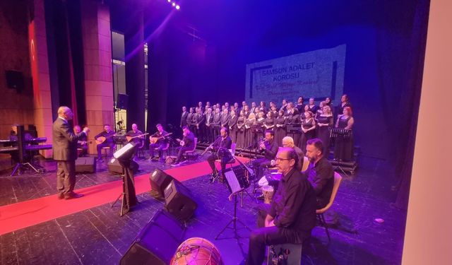 Hakim, savcı ve memurlardan oluşan koro konser verdi