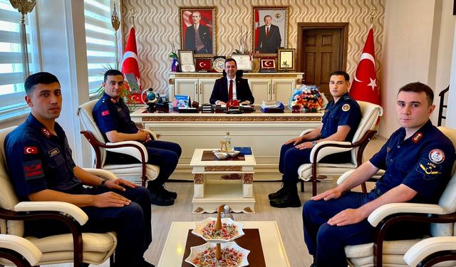 Jandarma personeli Kaymakam Gürçam'ı ziyaret etti