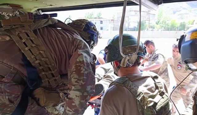 Arazide hayatını kaybeden kişinin cenazesi helikopterle alındı