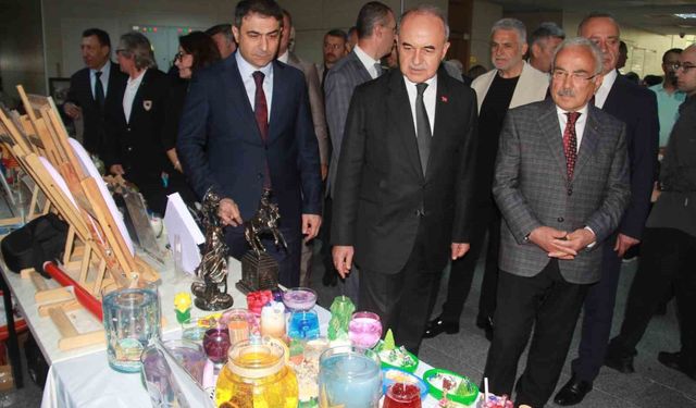 Hükümlülerin el emeği ürünleri sergilendi