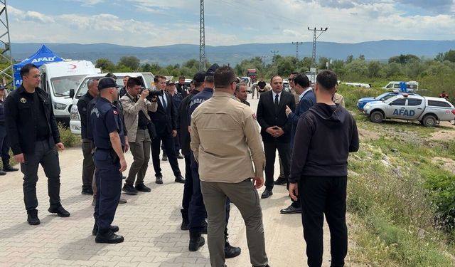 Kayıp iki kişiyi arama çalışmaları sürüyor