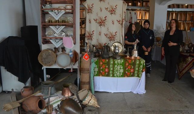 Öğrencilerin yıl boyunca ürettikleri eserler görücüye çıktı