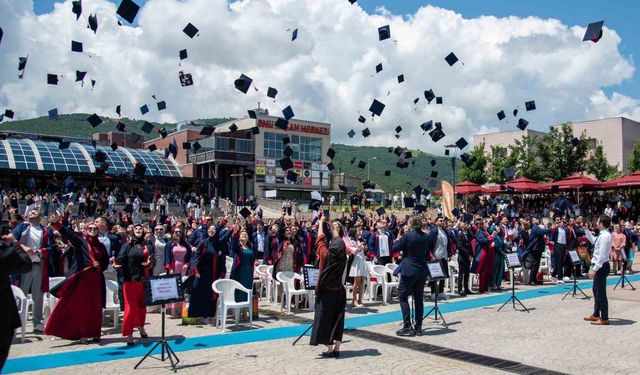 OMÜ Ziraat Fakültesi'nde mezuniyet coşkusu