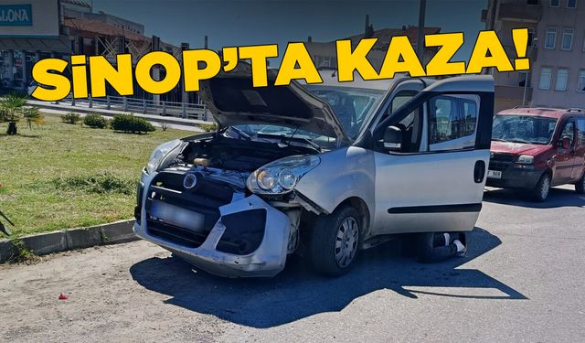 Sinop'ta iki hafif ticari araç çarpıştı