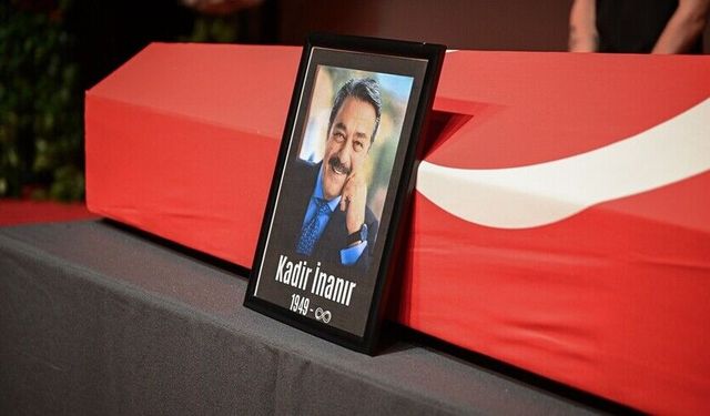 Usta oyuncu Kadir İnanır son yolculuğuna uğurlandı