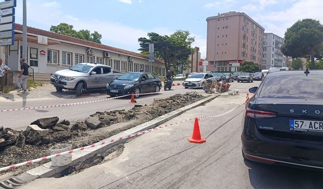 Sinop’ta çökme meydana gelen yolda onarım başladı!