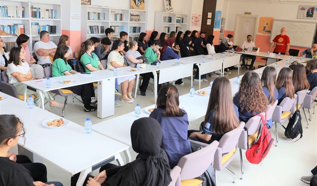 Yazar, Seyyah Harun Çelik Aytmatov’un Coğrafyasını Gençlere Taşıdı