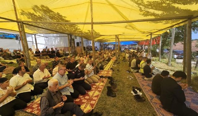 Kurtlu köyünde yağmur duası ve keşkek etkinliği düzenlendi