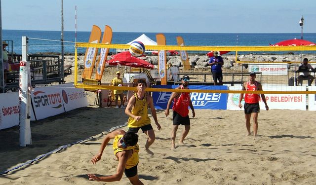 Uluslararası voleybol turnuvasının Sinop etabı başladı