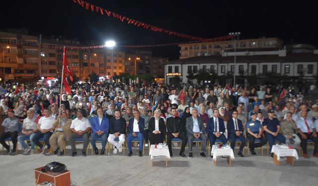 Boyabat'ta 15 Temmuz Demokrasi ve Milli Birlik Günü yürüyüşü