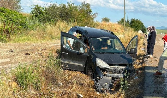 Sinop - Samsun yolunda 2'si çocuk 5 kişi yaralandı