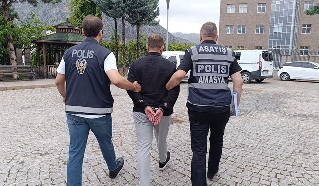 Kuyumcudan el çabukluğuyla yapılan hırsızlık kamerada