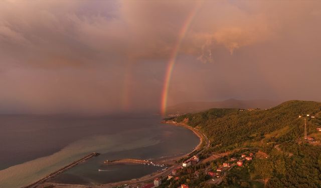 Sinop'ta oluşan çift gökkuşağı görüntülendi