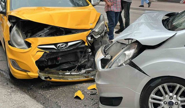Kafa kafaya çarpışma: 2 yaralı