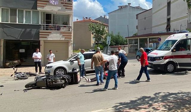 Motosiklet ile bisiklet çarpıştı: 2 yaralı
