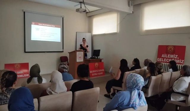 Sinop'ta kadına şiddete karşı farkındalık semineri
