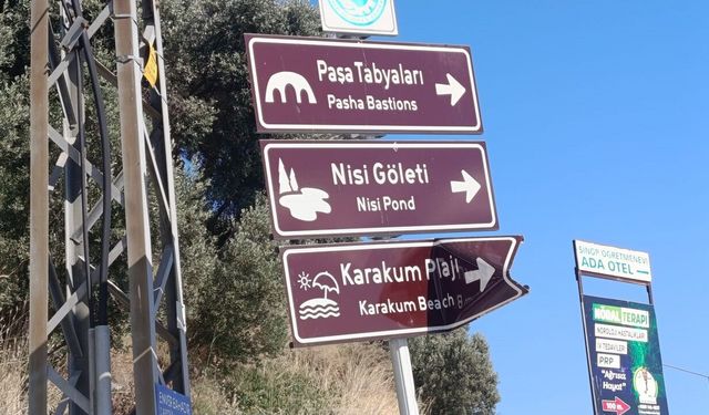 Sinop'ta gevşeyen yön tabelası risk oluşturuyor