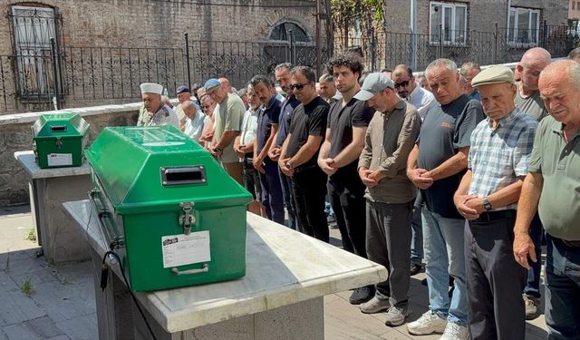 Dede ve torunu bir gün arayla vefat etti