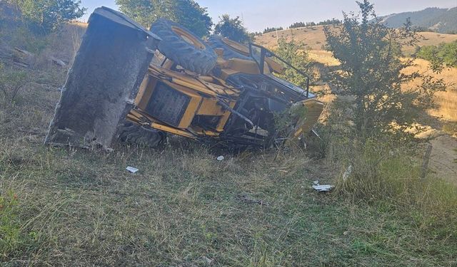 İş makinesi devrildi, operatör hayatını kaybetti
