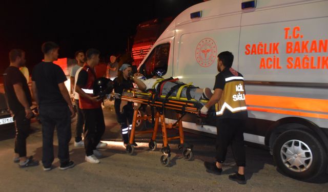 Otomobil ile motosiklet çarpıştı, 2 kişi yaralandı