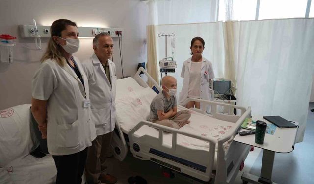 30 santimlik tümör başarıyla ameliyat edildi