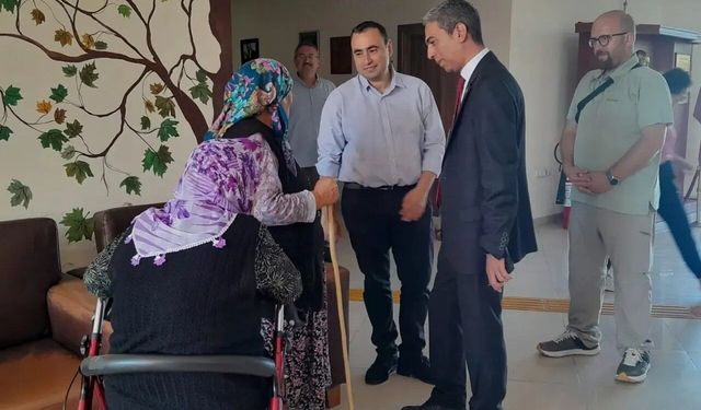 Sinop Huzurevi'nde sürpriz doğum günü