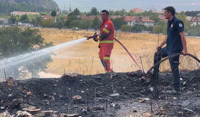 Tarım alanında yangın çıktı