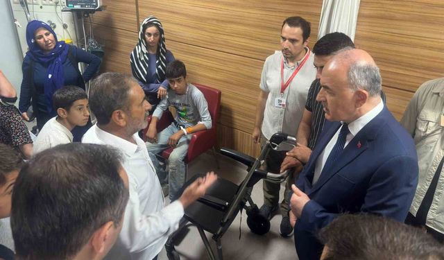 Tarım aracı devrildi: 2 ölü, 11 yaralı