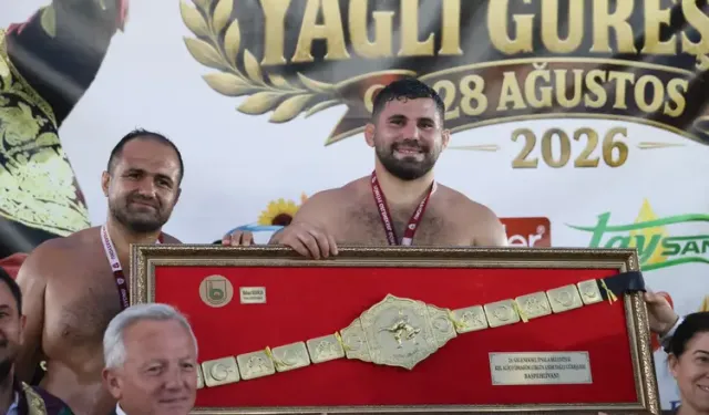 Sinoplu Pehlivan Erkan Taş 9. kez başpehlivanlık kürsüsünde