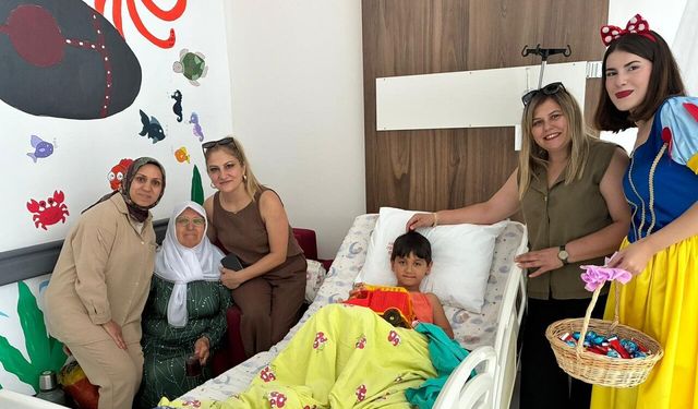 Doğa Çocuk Koleji’nden hastanede yatan miniklere moral ziyareti
