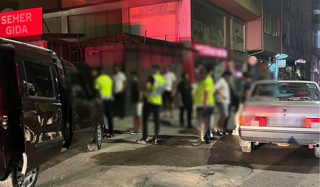 İki aracın çarpıştığı kaza maddi hasarla atlatıldı