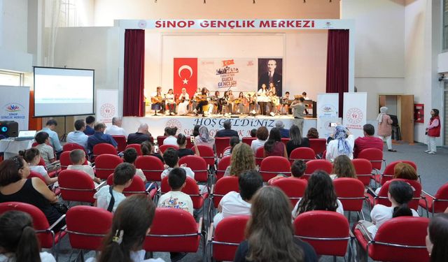 Sinop’ta Gençlik Yaz Kulübü çoşkulu şenlikle sona erdi