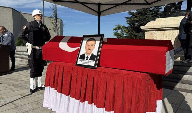 Kalp krizi sonucu vefat eden Vali Yardımcısı defnedildi