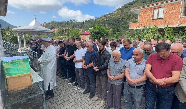 Menfezde boğulan çocuğun cenazesi defnedildi