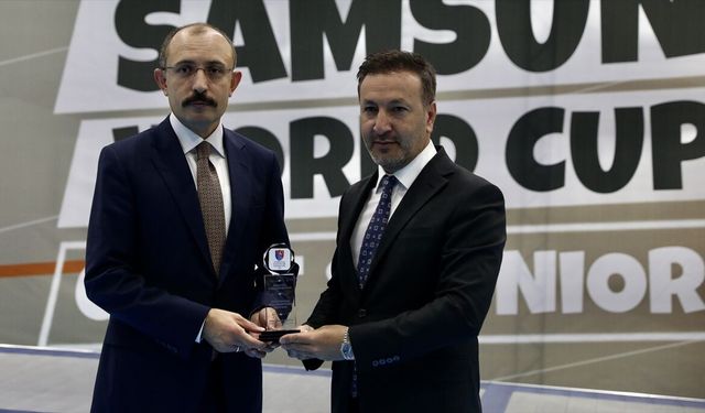 Yıldızlar ve Gençler Flöre Dünya Kupası'nın açılış seremonisi tamamlandı