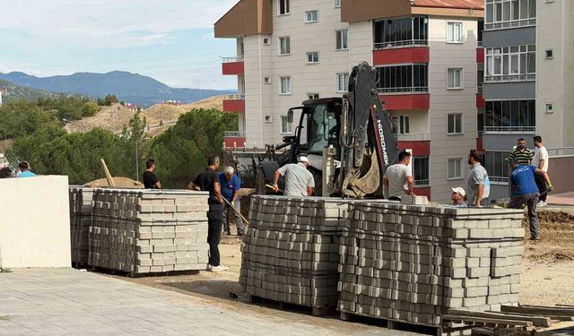 Boyabat'ta yol düzenleme çalışmaları yapılıyor