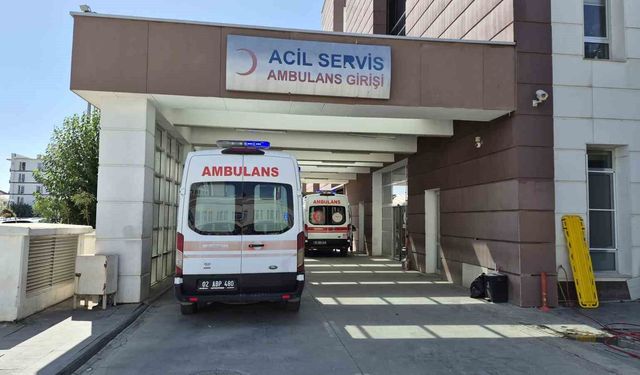 Otomobilin çarptığı çocuk yaralandı