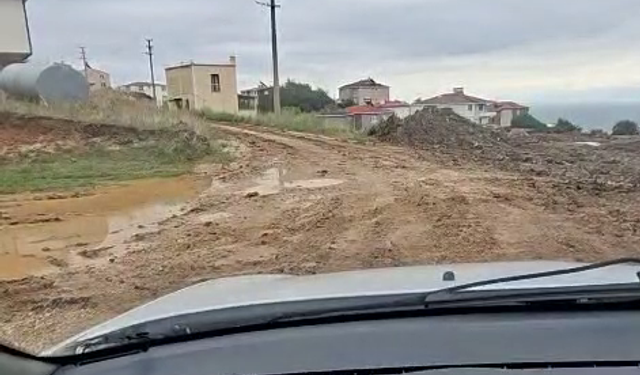 Korucuk’ta yol çamura dönüyor, vatandaş çözüm bekliyor