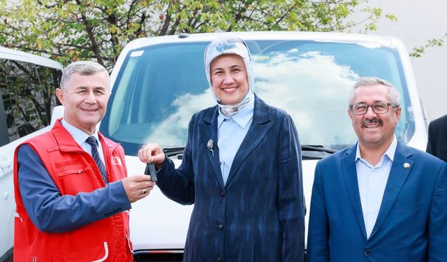 Sinop Kızılay’ın hizmet gücüne yeni araç desteği