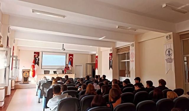 Sinop’ta öğrencilere kadına şiddetle mücadele semineri