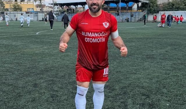 Amatör futbolcunun taklalı gol sevinci