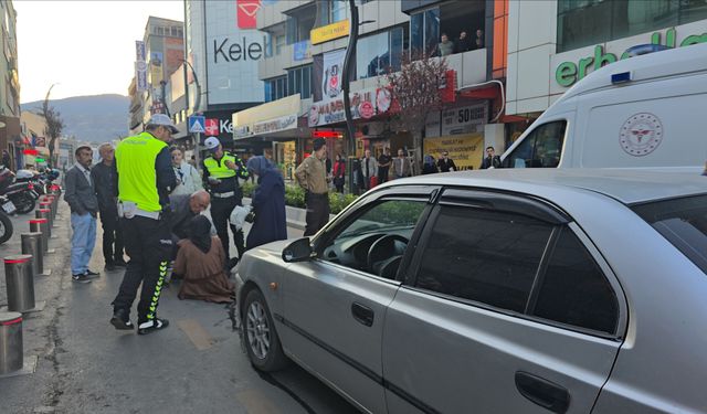 Otomobilin çarptığı yaya yaralandı