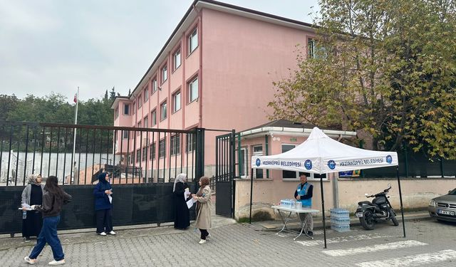 Vezirköprü Belediyesi'nden KPSS adaylarına ikram