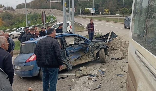 3 aracın karıştığı kazada 1 kişi yaralandı