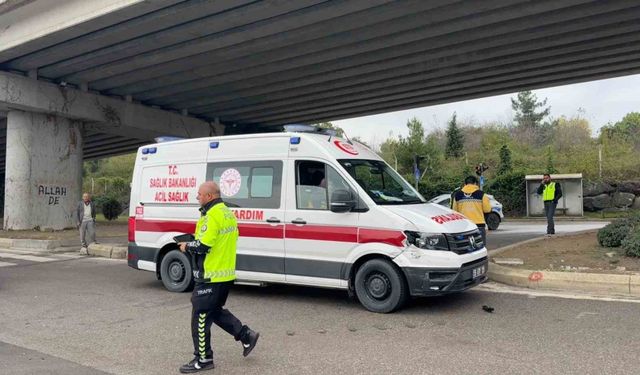 Ambulans ile yolcu minibüsü çarpıştı