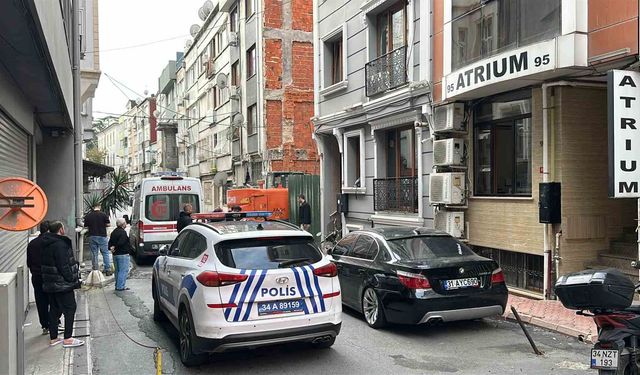 Apartman boşluğuna düşerek hayatını kaybetti