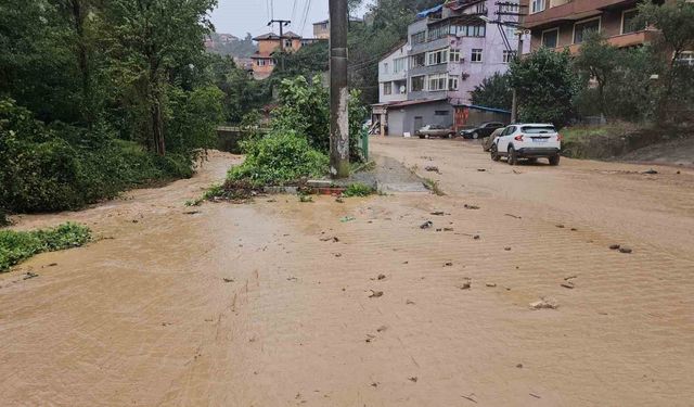 Zonguldak şiddetli yağışa teslim oldu