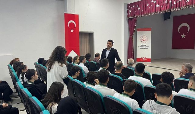 Kaymakam Kandemir, üniversite adaylarıyla bir araya geldi